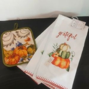 Acorn + Oak Dish Towels and Pot Holder